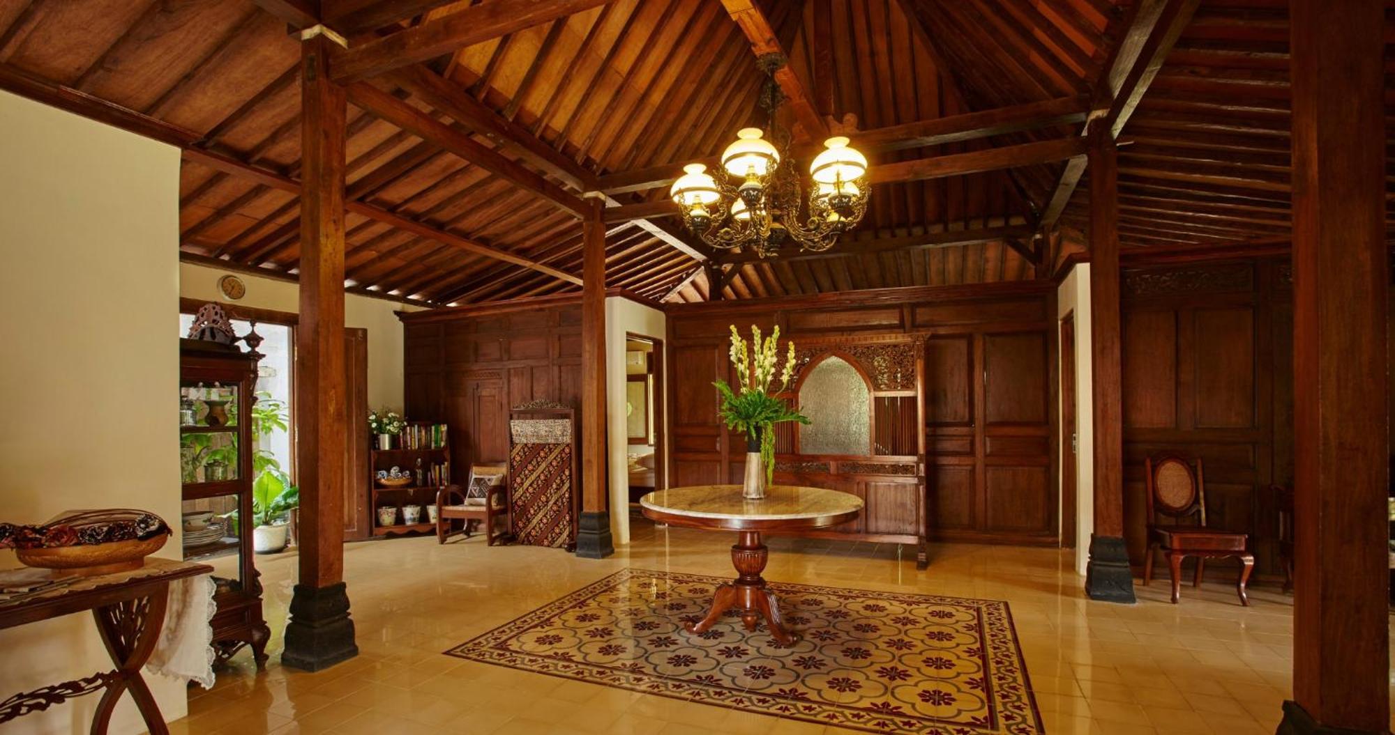 Hotel Ndalem Nitihardjan Magelang Exterior foto